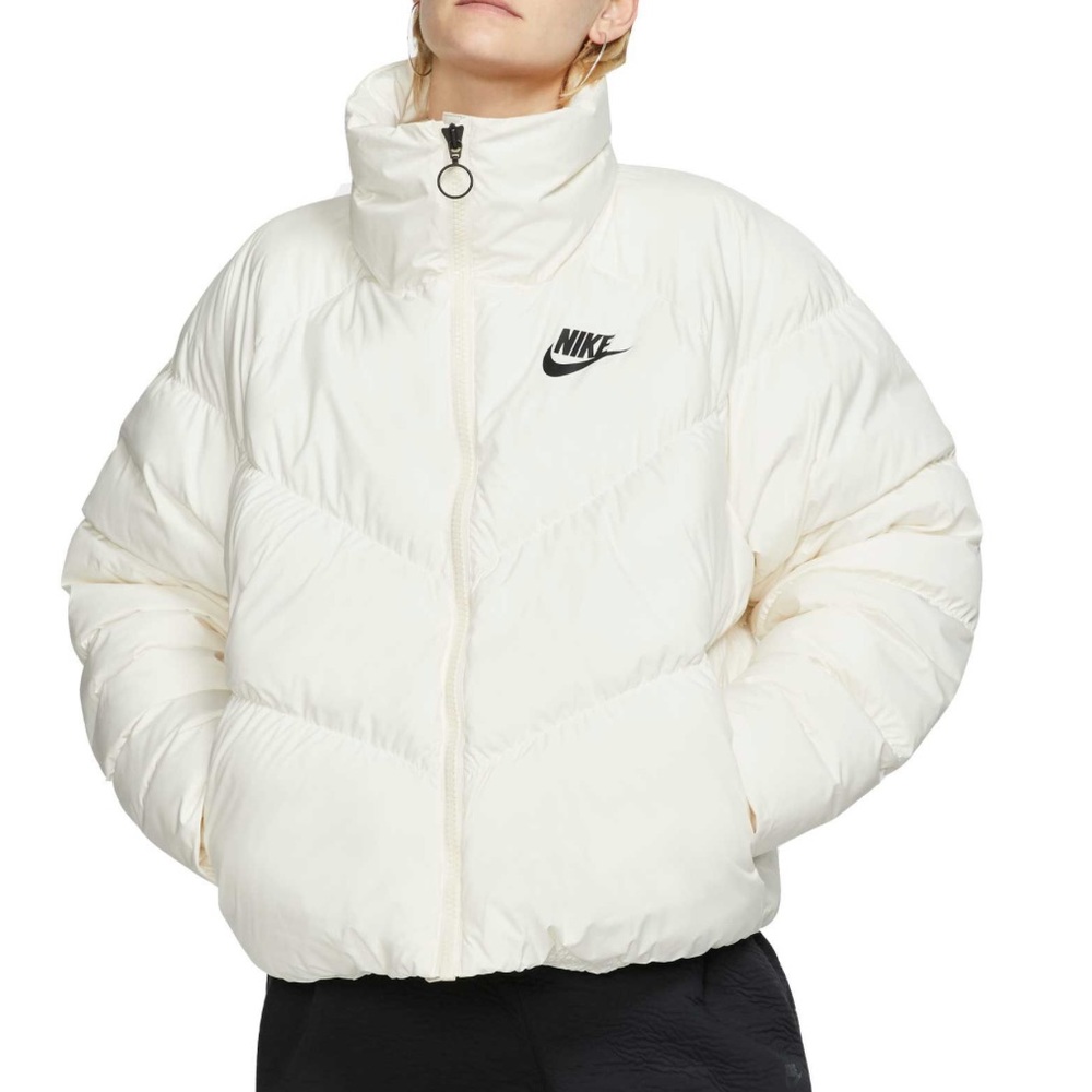 Nike Puffer Coat Size Medium